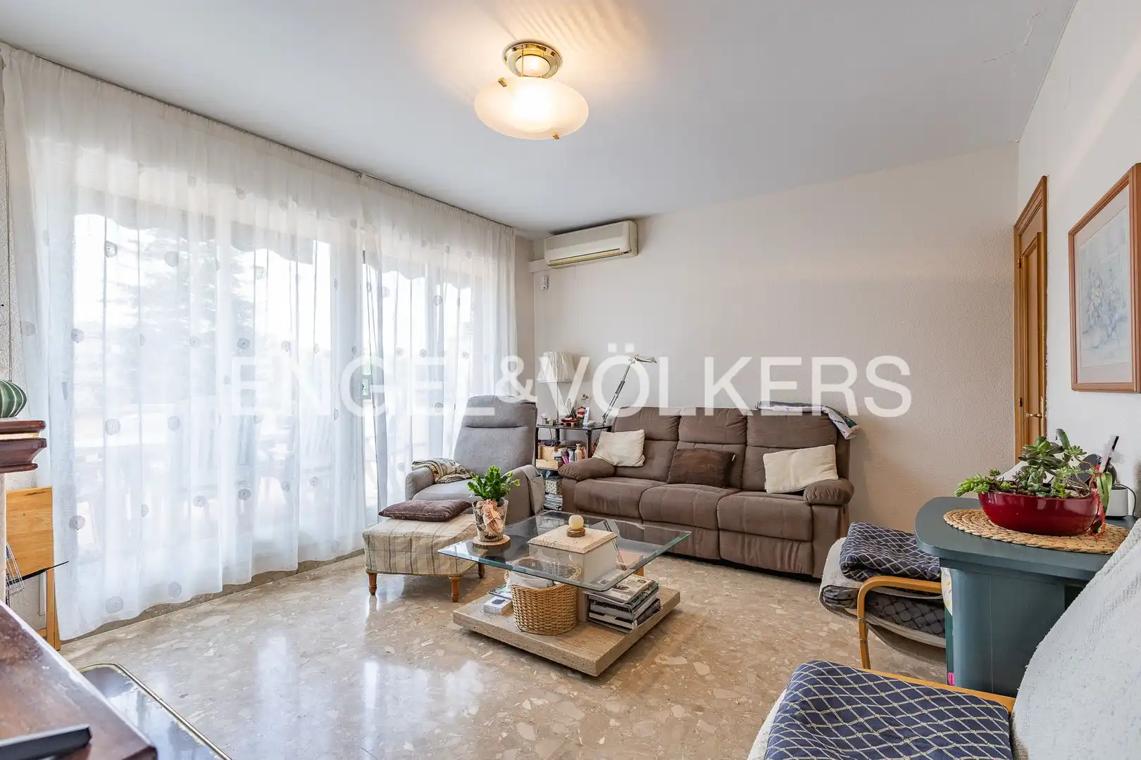 Living room of Houses for sale in Terrassa  with Air Conditioner, Heating and Private garden
