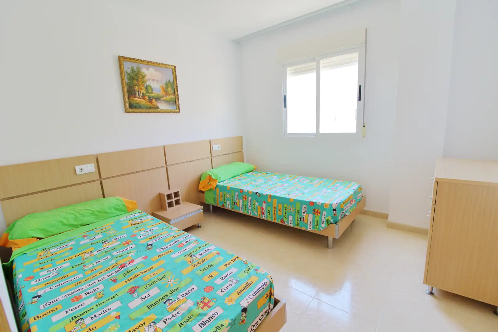 Dormitori de Apartament en venda en Oropesa del Mar / Orpesa amb Terrassa, Piscina i Moblat