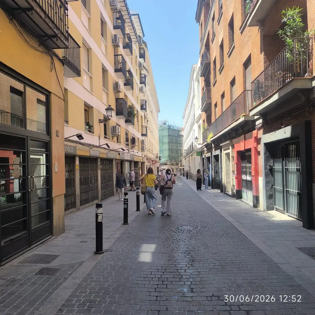 Außenansicht von Wohnung zur Miete in Madrid mit Klimaanlage, Heizung und Möbliert