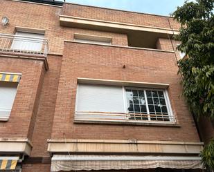 Vista exterior de Casa adosada de lloguer en Viladecans amb Terrassa i Balcó