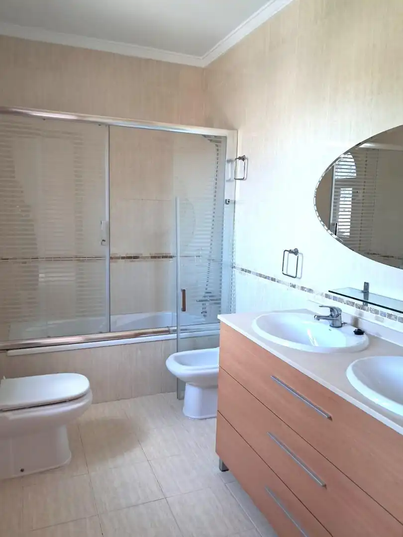 Baño de Casa o chalet en venta en La Rinconada con Jardín privado