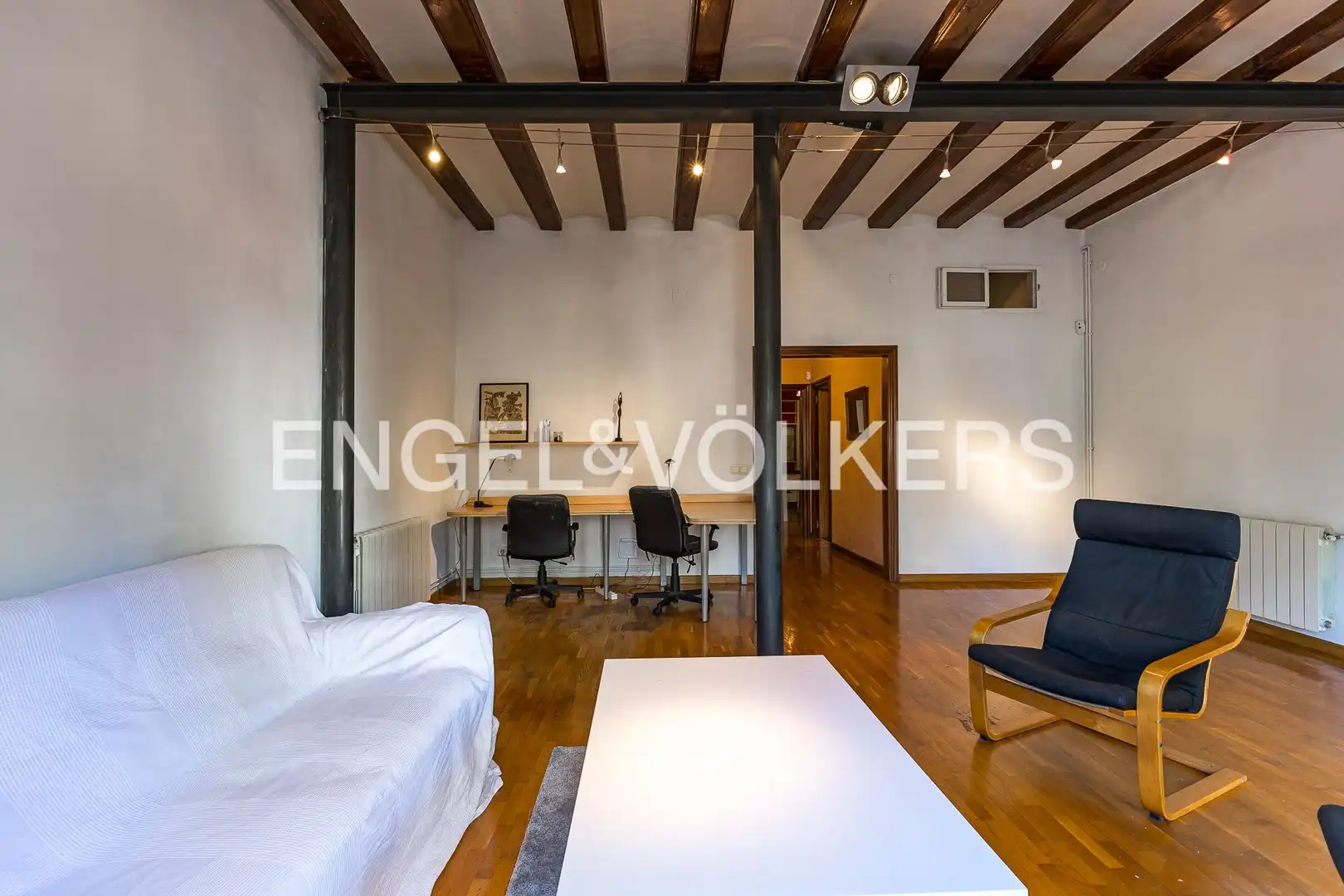 Sala de estar de Piso en venta en Barcelona con Calefacción, Amueblado y Balcón