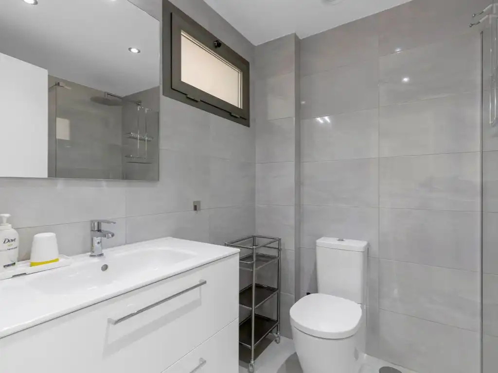Baño de Apartamento en venta en Orihuela con Aire acondicionado, Terraza y Piscina