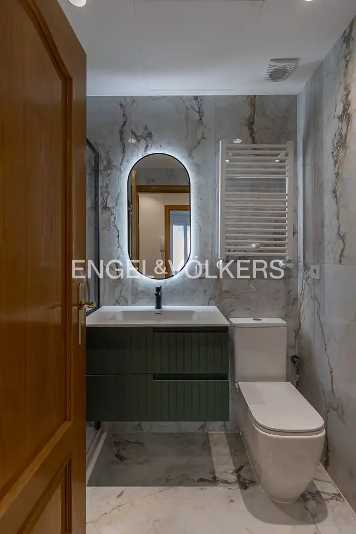 Bathroom of Flat for rent in Madrid  with Heating