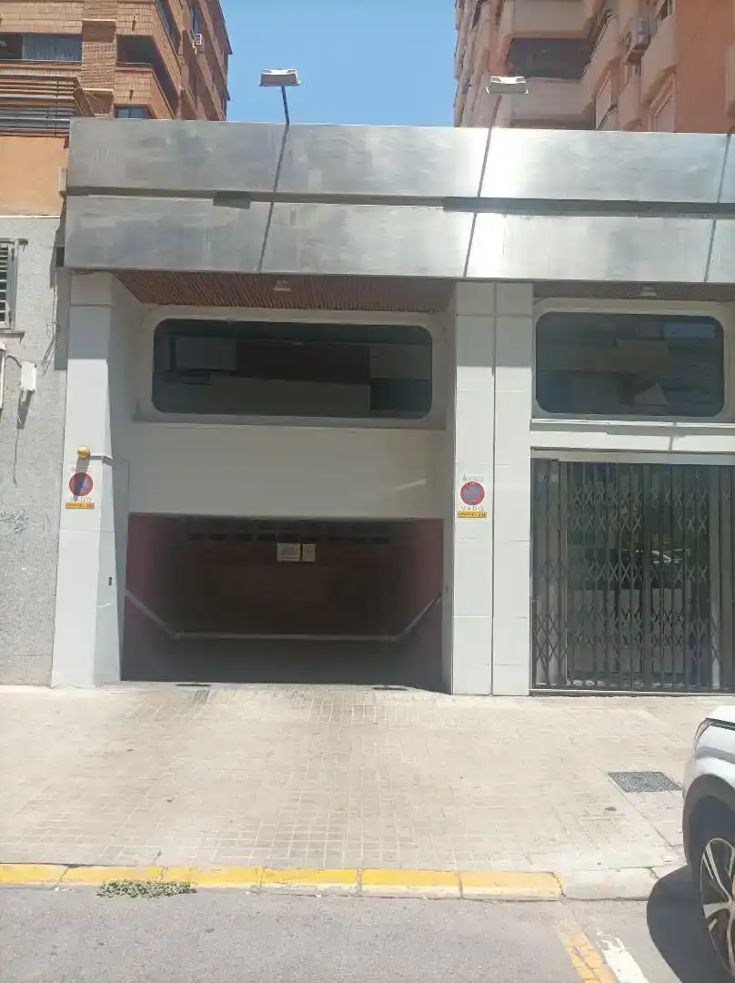 Parkplatz von Garage zur Miete in Valencia