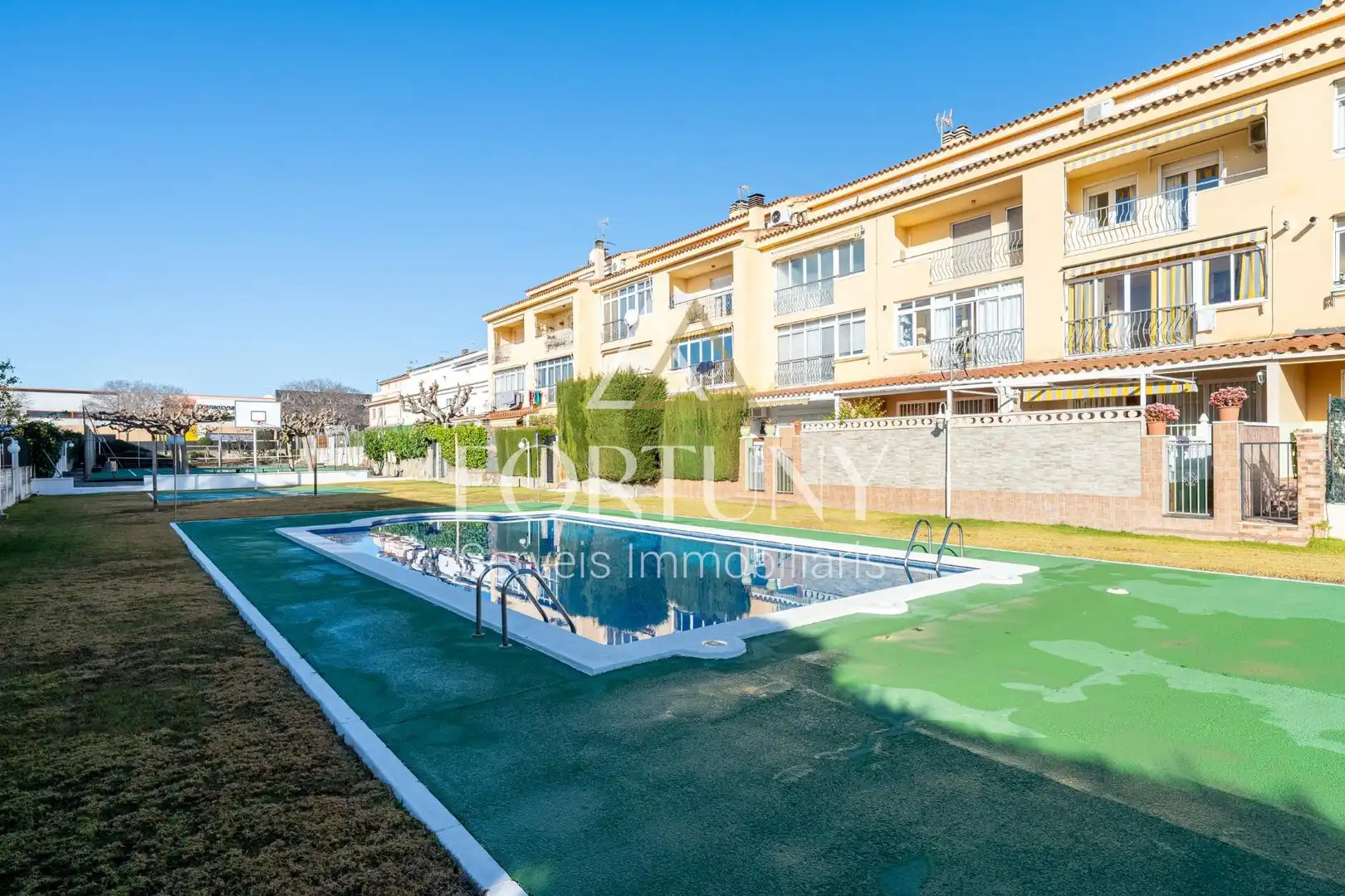 Vista exterior de Casa adosada en venta en Reus con Aire acondicionado, Calefacción y Terraza