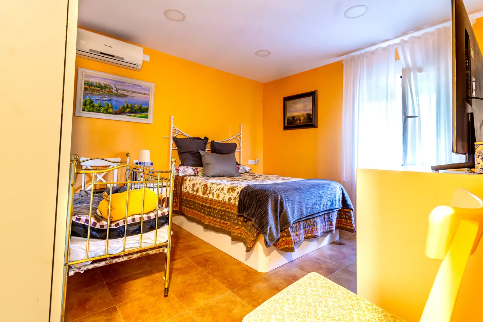 Habitación de Casa o chalet en venta en Bollullos de la Mitación con Aire acondicionado, Calefacción y Jardín privado