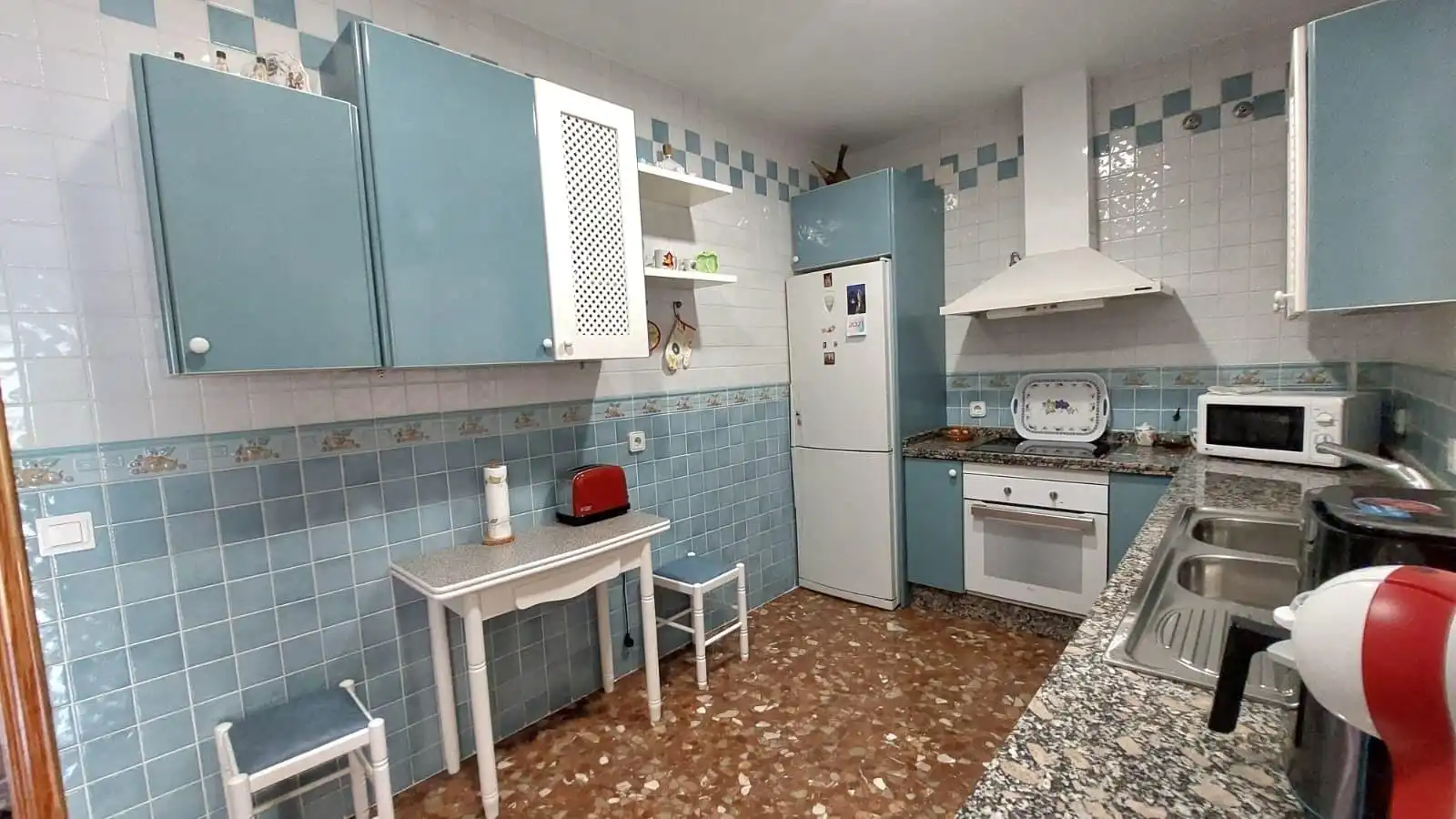 Cuina de Casa adosada en venda en Córdoba amb Aire condicionat, Terrassa i Traster