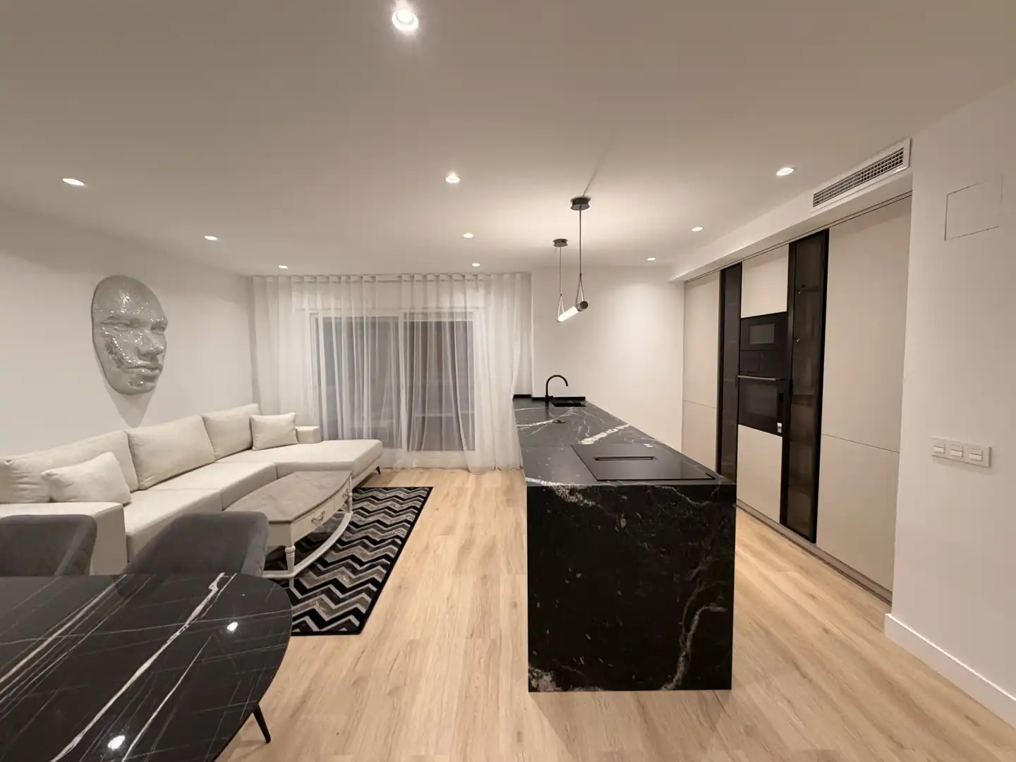 Apartament amb piscina en venda a Nueva Andalucía, imagen 2