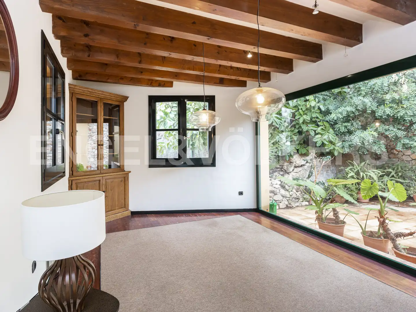 Sala de estar de Casa o chalet de alquiler en Sitges con Calefacción, Jardín privado y Terraza