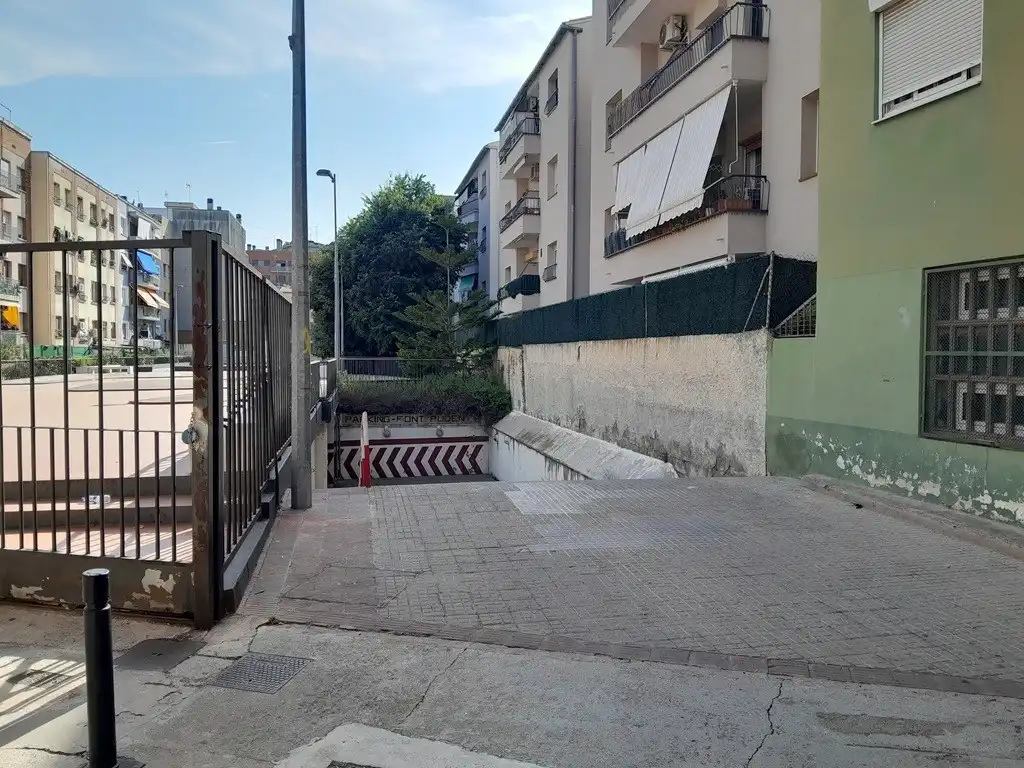 Aparcament de Garatge en venda en Montcada i Reixac