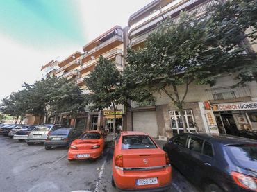 Pis amb balcó en venda a Llevant