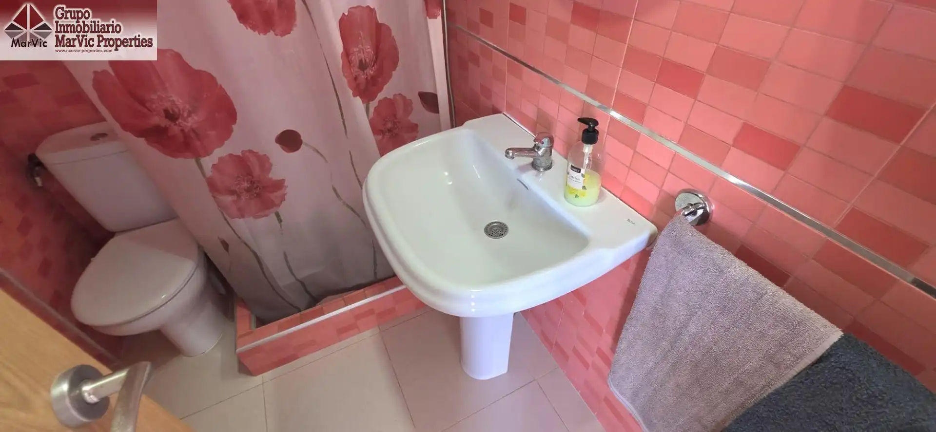 Baño de Apartamento en venta en Benidorm con Aire acondicionado, Terraza y Amueblado
