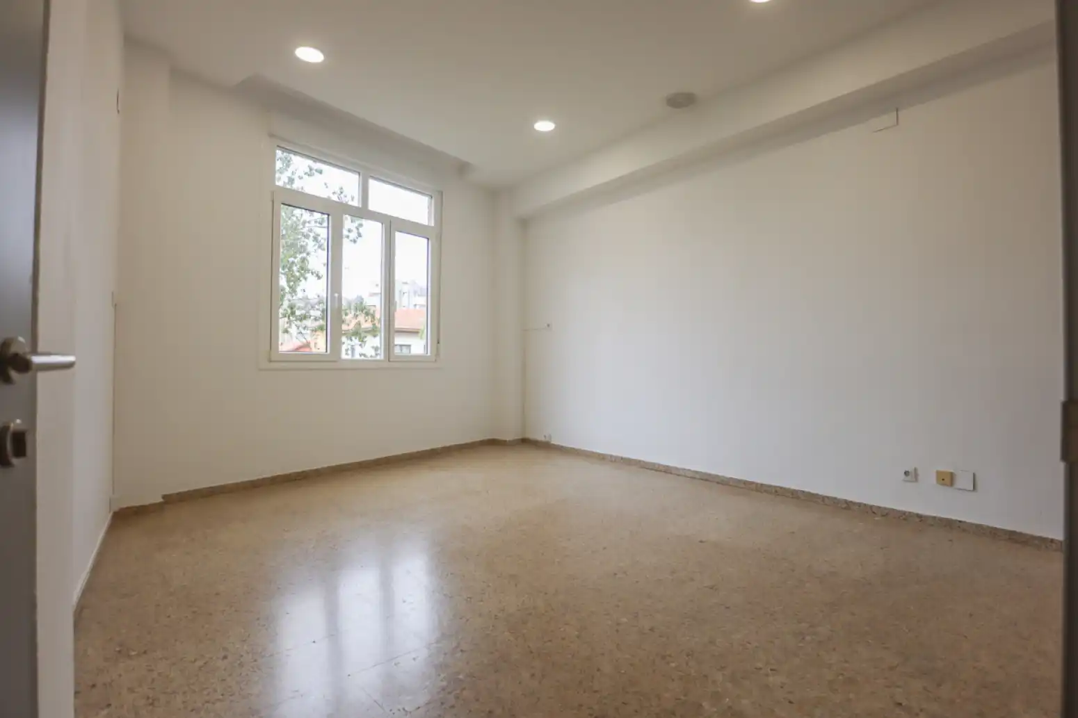 Schlafzimmer von Geschaftsraum zur Miete in Oviedo 