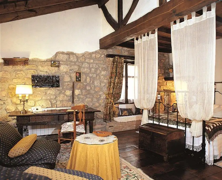 Sala d'estar de Casa o xalet en venda en Peñamellera Baja amb Calefacció, Moblat i Internet