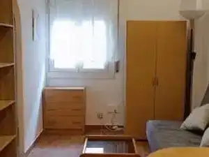 Dormitori de Estudi de lloguer en Barcelona amb Moblat