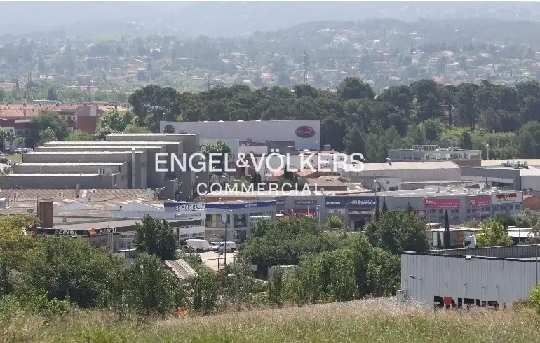 Vista exterior de Terreno industrial en venta en Sant Cugat del Vallès