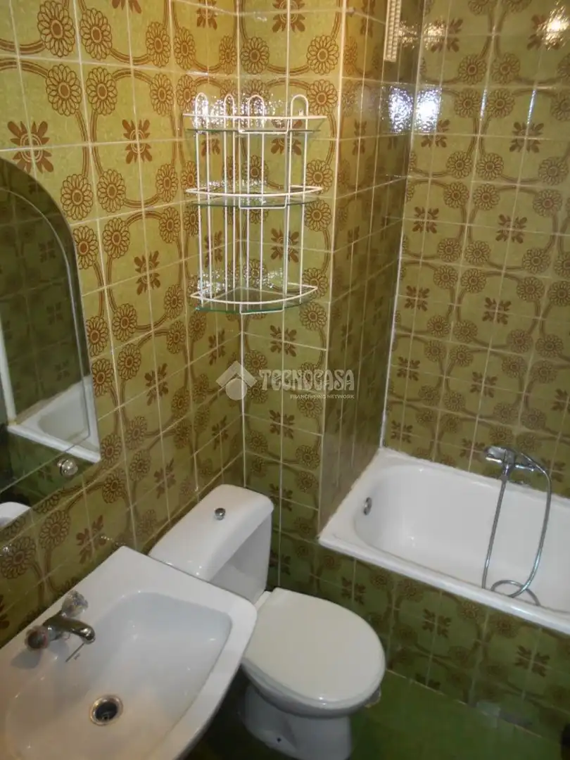 Bathroom of Flat for sale in Móstoles  with Heating, Parquet flooring and Terrace