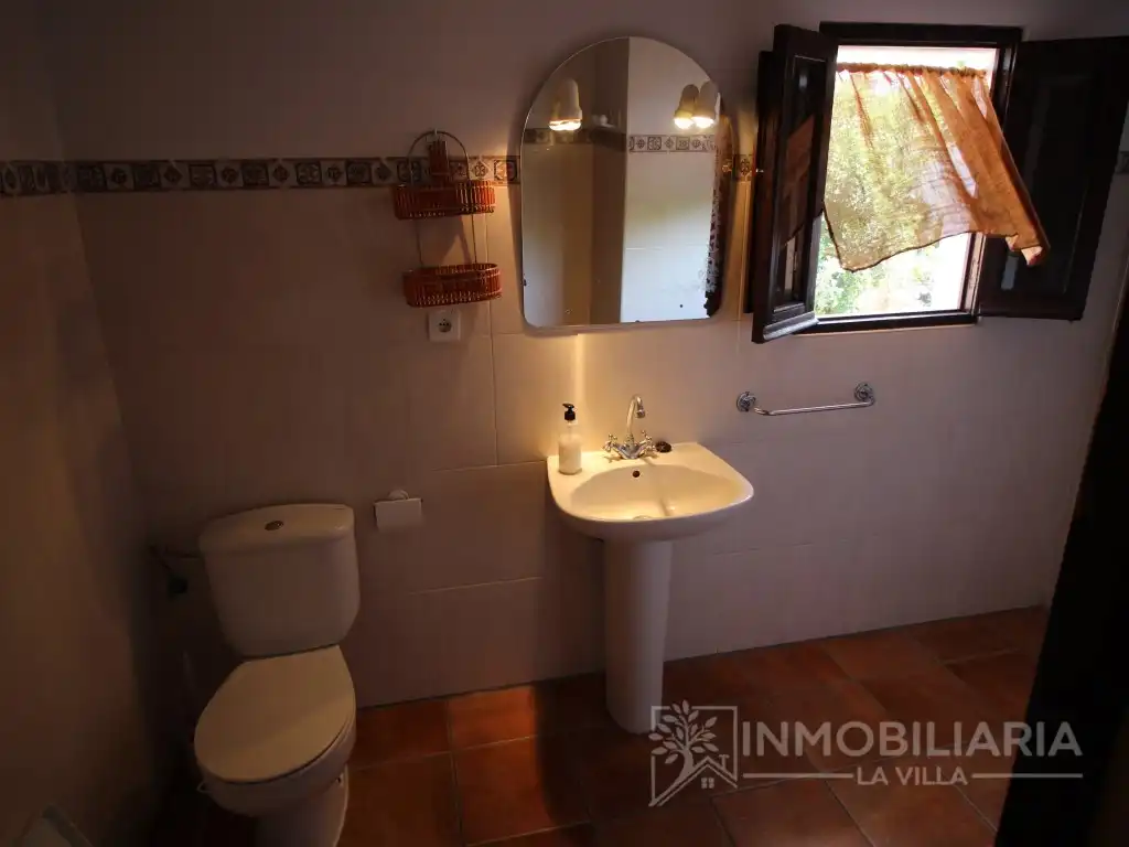 Bany de Casa o xalet en venda en Álora amb Aire condicionat, Jardí privat i Terrassa
