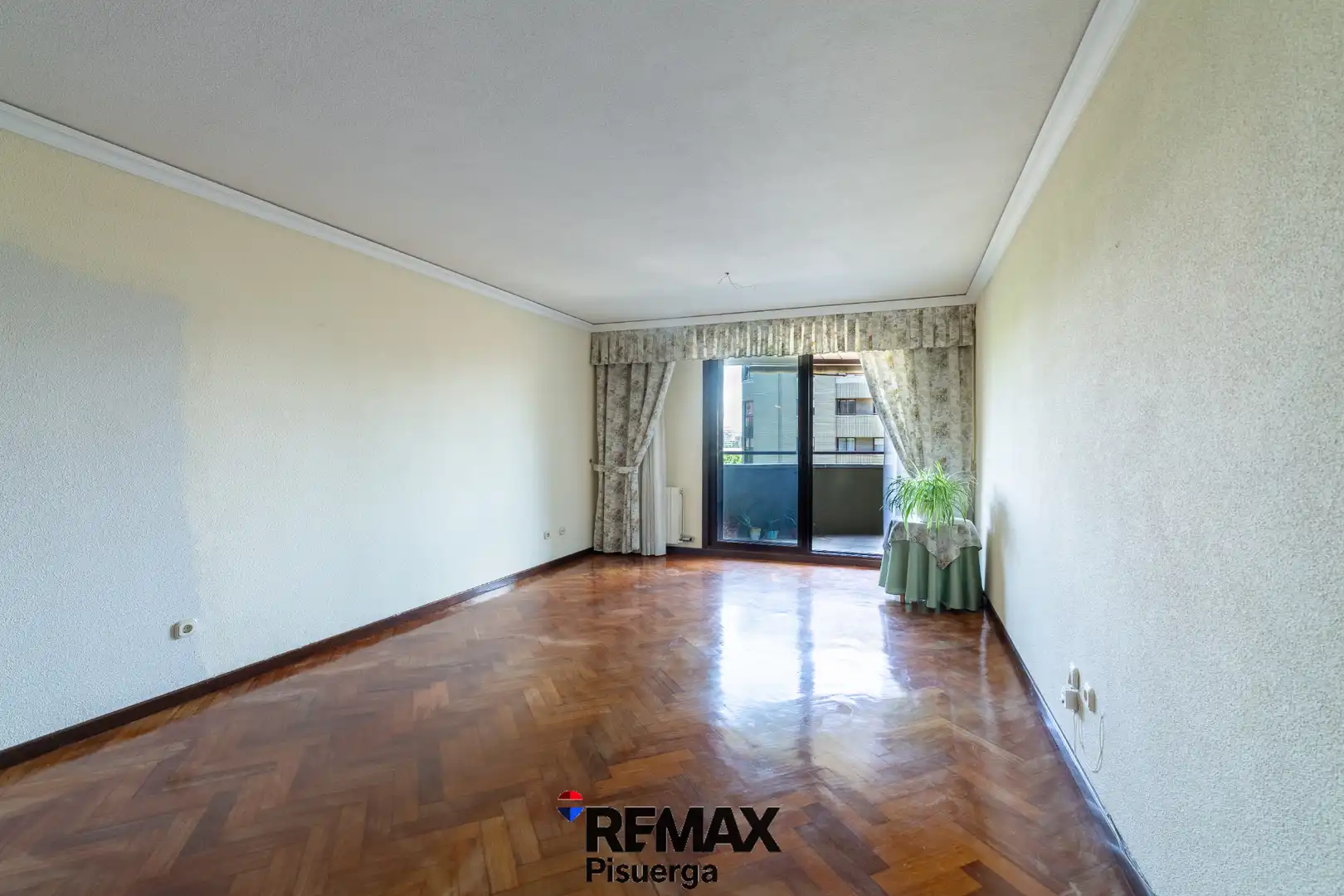 Wohnung zum Verkauf in Valladolid mit Heizung, Terrasse und Abstellraum