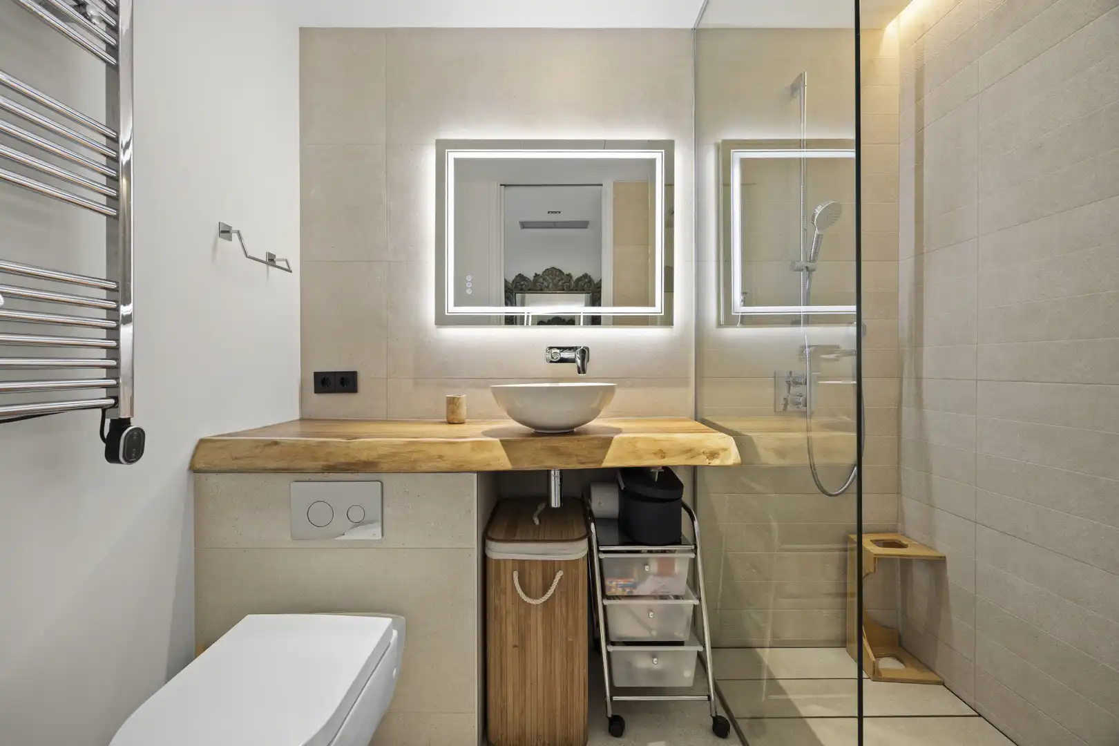 Badezimmer von Wohnungen zum Verkauf in Sotogrande mit Klimaanlage, Terrasse und Abstellraum