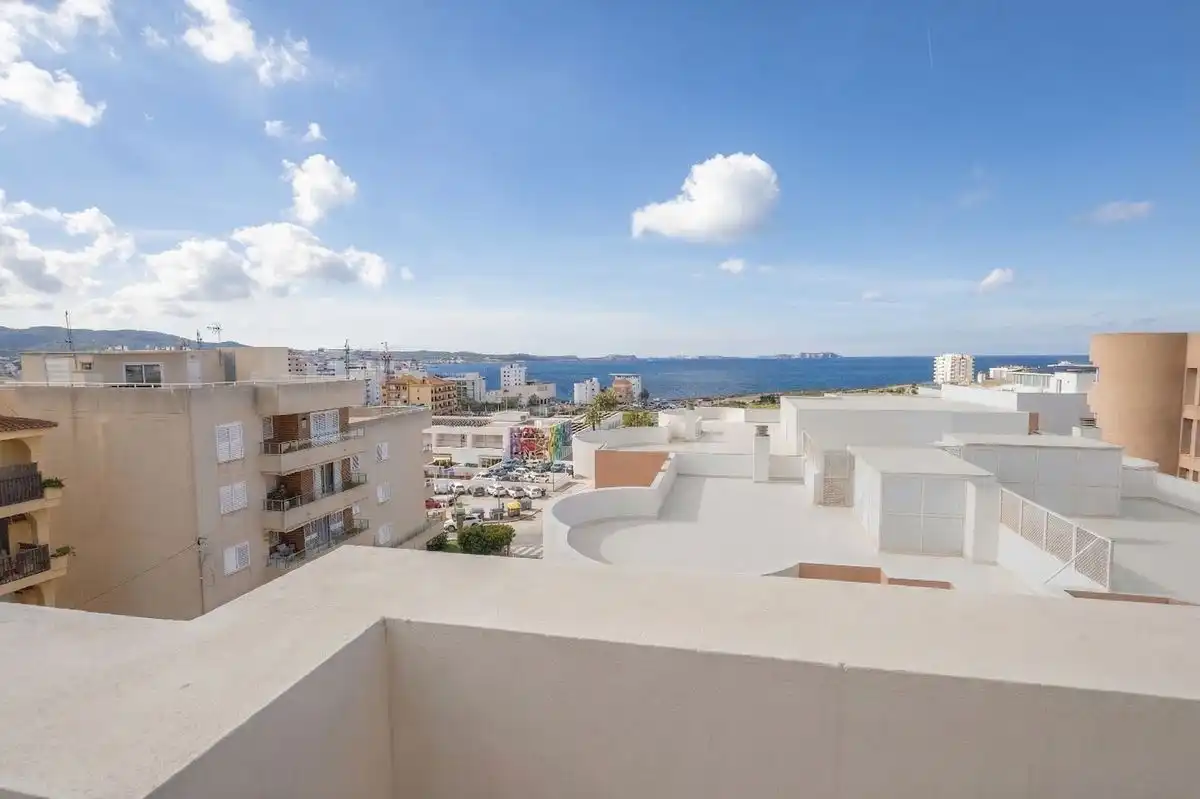 Penthouse with terrace for sale in Sant Antoni de Portmany, imagen 5