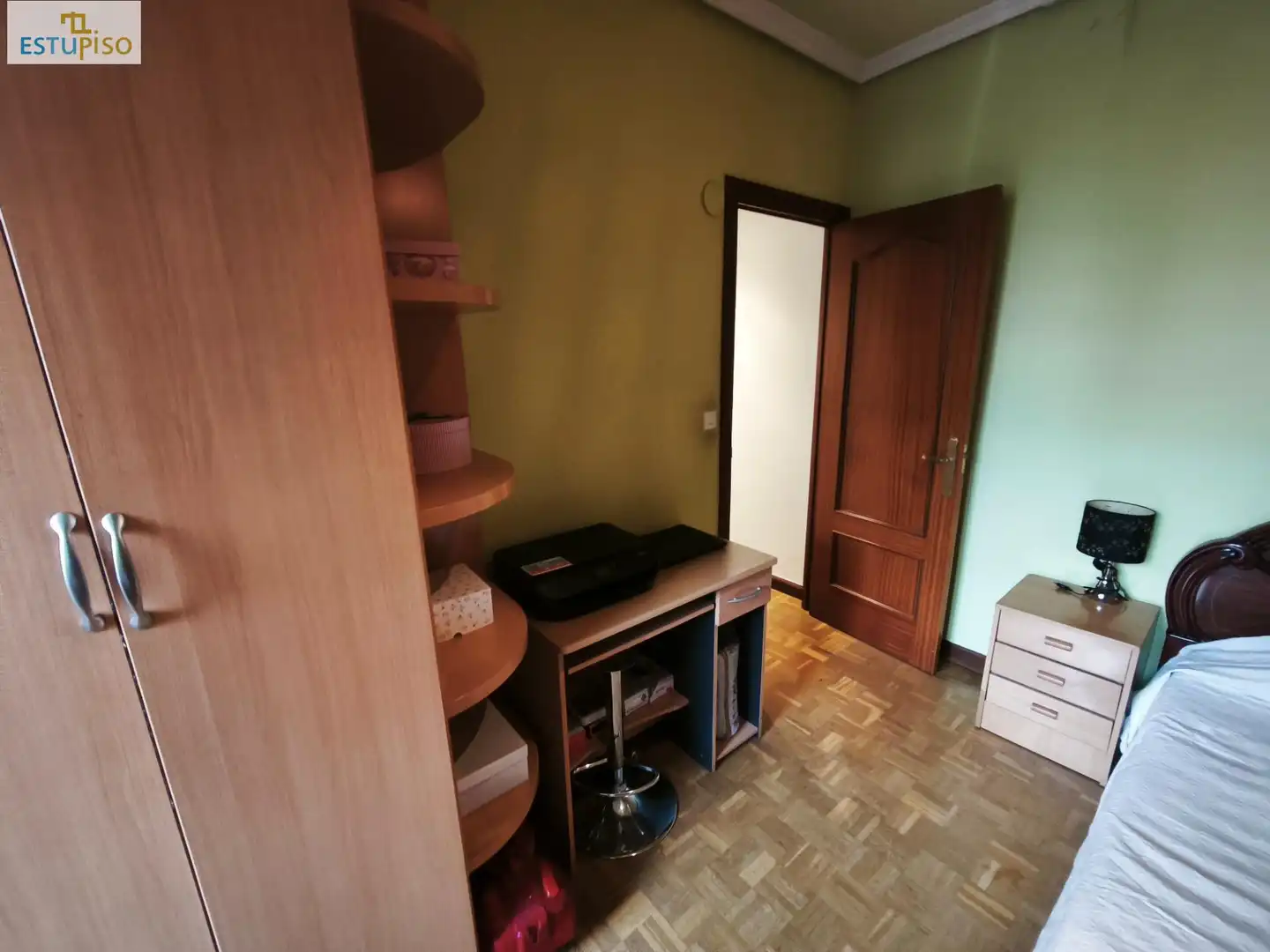 Dormitori de Pis en venda en Vitoria - Gasteiz amb Calefacció, Parquet i Terrassa