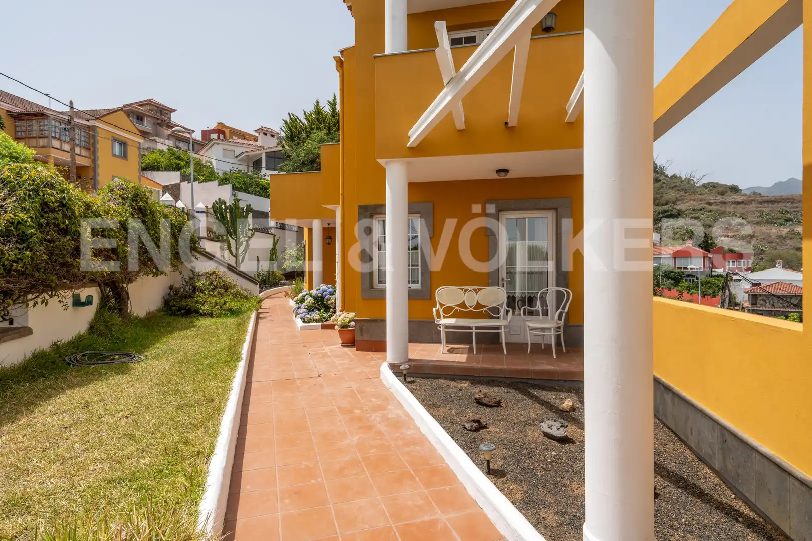 Vista exterior de Casa o xalet en venda en Santa Brígida amb Calefacció, Jardí privat i Moblat