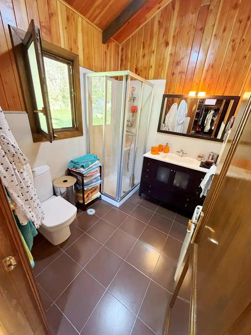 Bany de Casa o xalet en venda en Illas amb Calefacció, Parquet i Terrassa