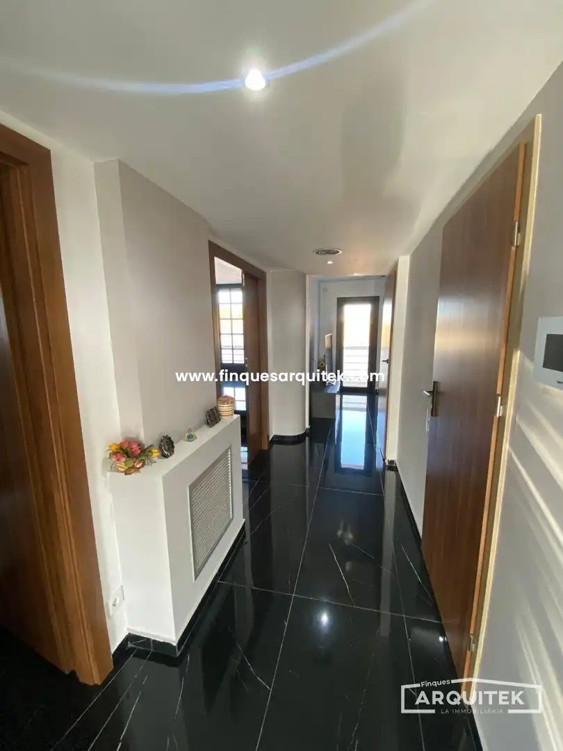 Casa adosada en venta en Rosselló