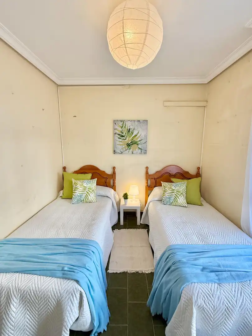 Bedroom of Apartments for sale in Sevilla