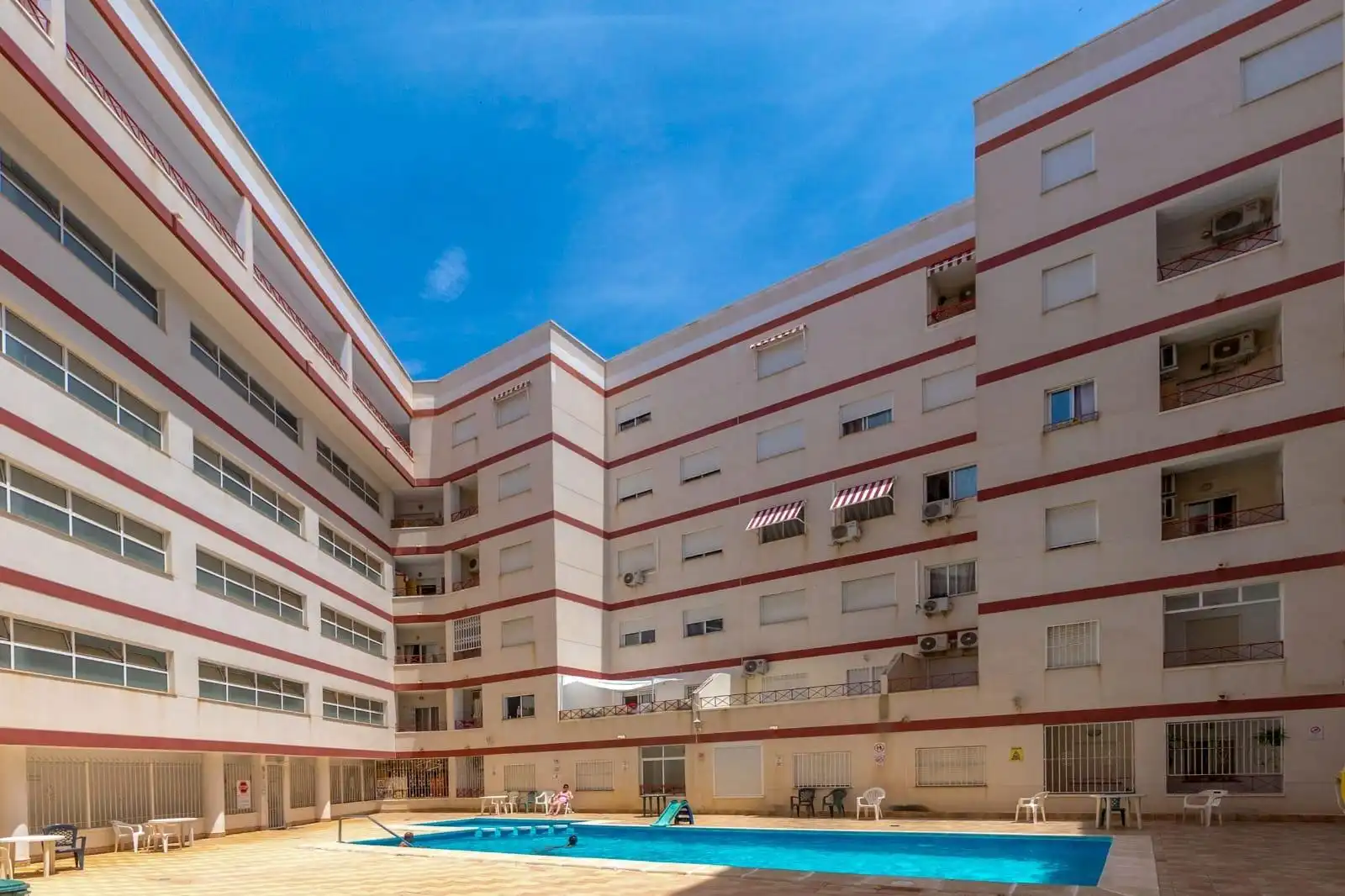 Apartamento con piscina en venta en Calle HUERTO, imagen 4