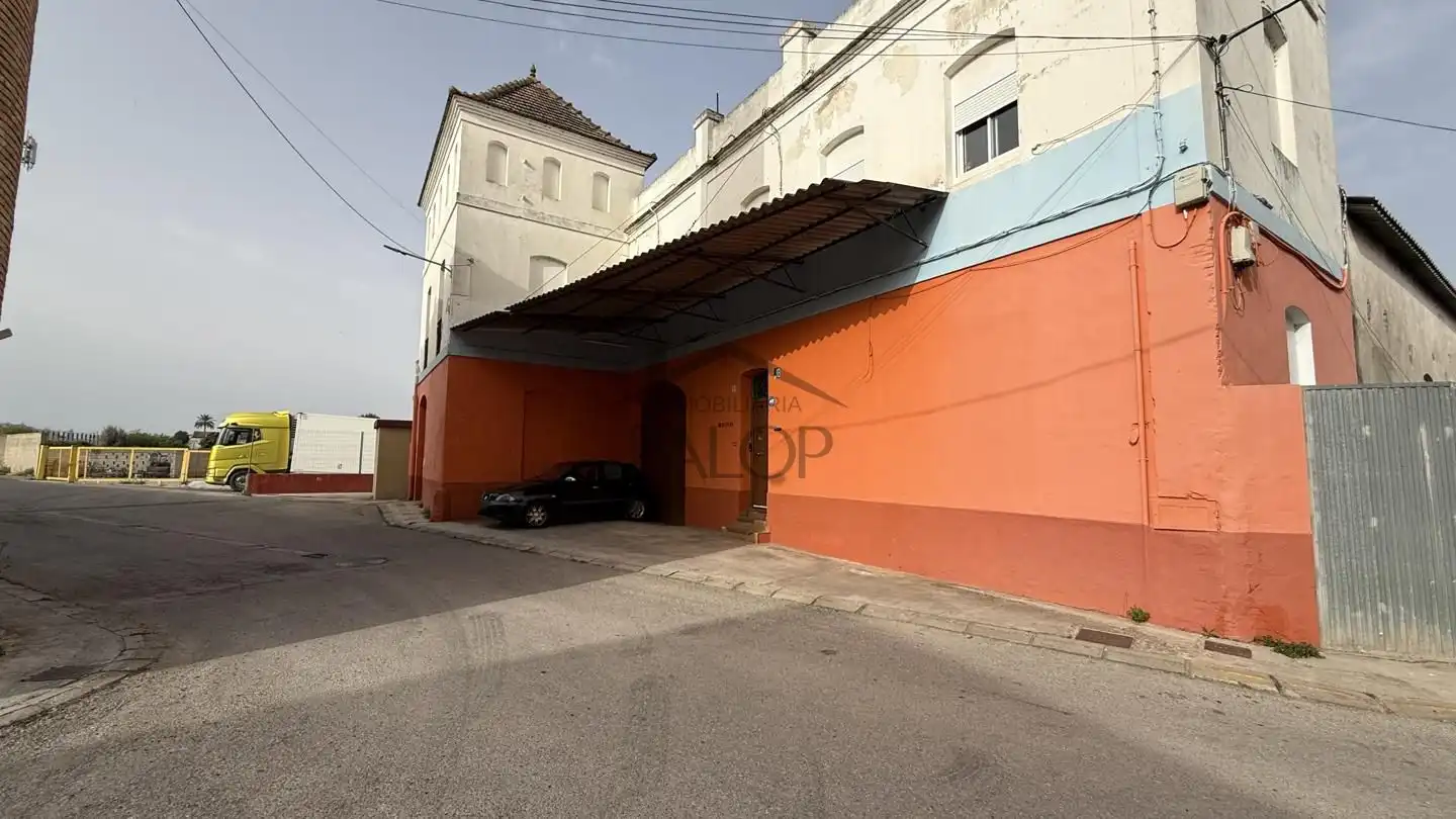 Vista exterior de Nave industrial en venta en La Pobla Llarga