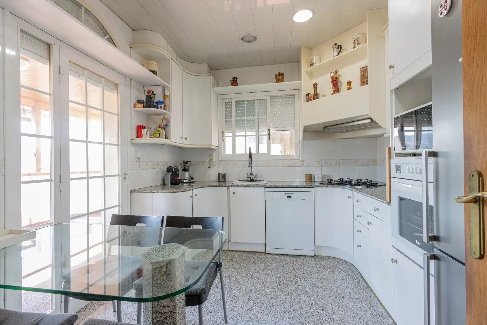Kitchen of Houses for sale in El Masnou  with Air Conditioner, Heating and Private garden