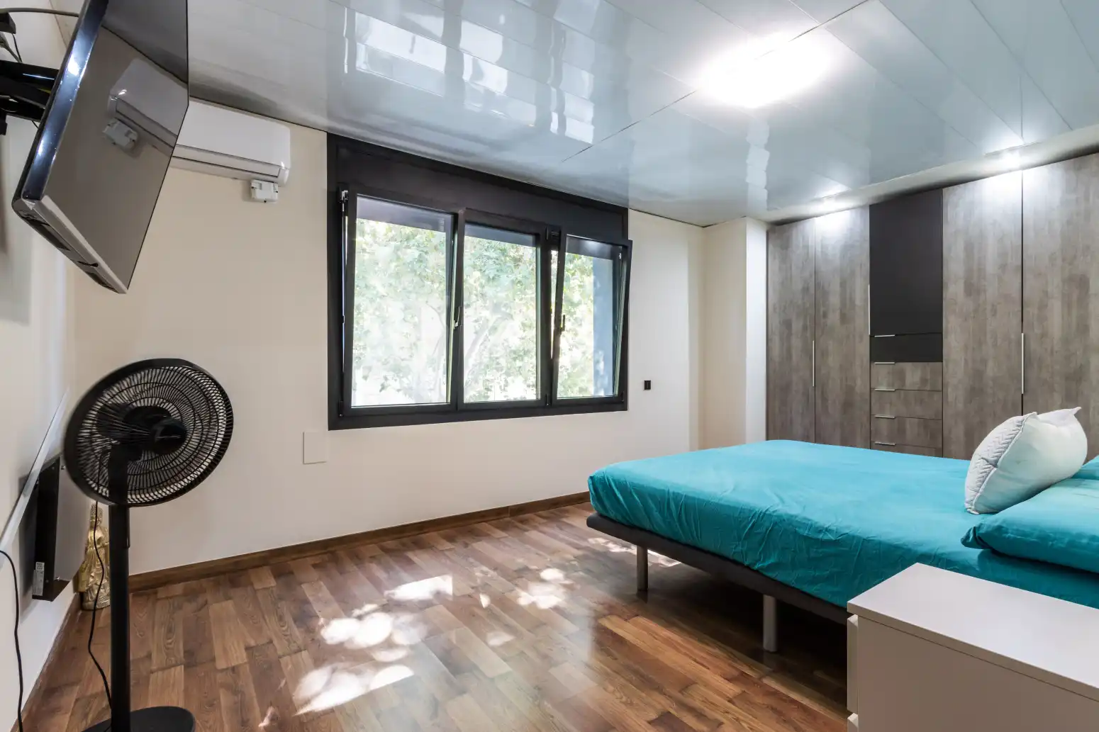 Bedroom of Flat for sale in Terrassa  with Parquet flooring, Terrace and Balcony