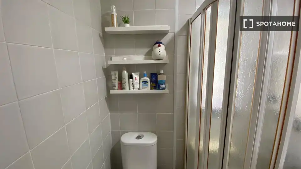 Baño de Apartamento para compartir en Rivas-Vaciamadrid con Aire acondicionado, Calefacción y Terraza