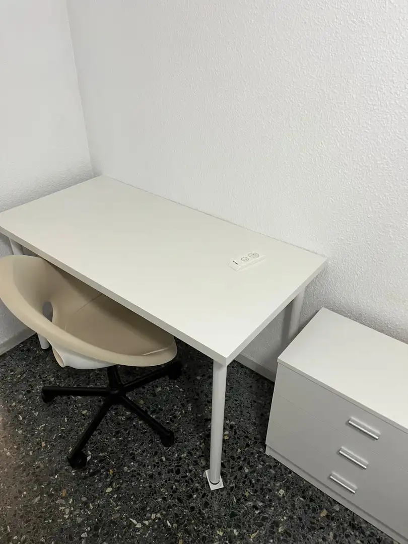 Piso de alquiler en Elche / Elx con Jardín privado, Terraza y Amueblado