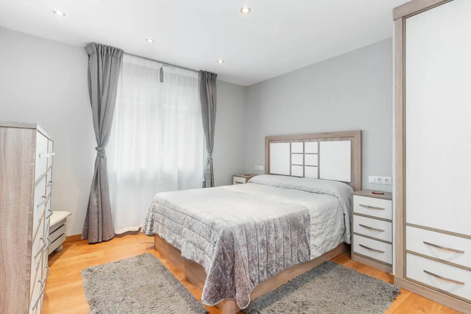Schlafzimmer von Wohnungen zum Verkauf in San Martín del Rey Aurelio mit Heizung, Parkett und Abstellraum