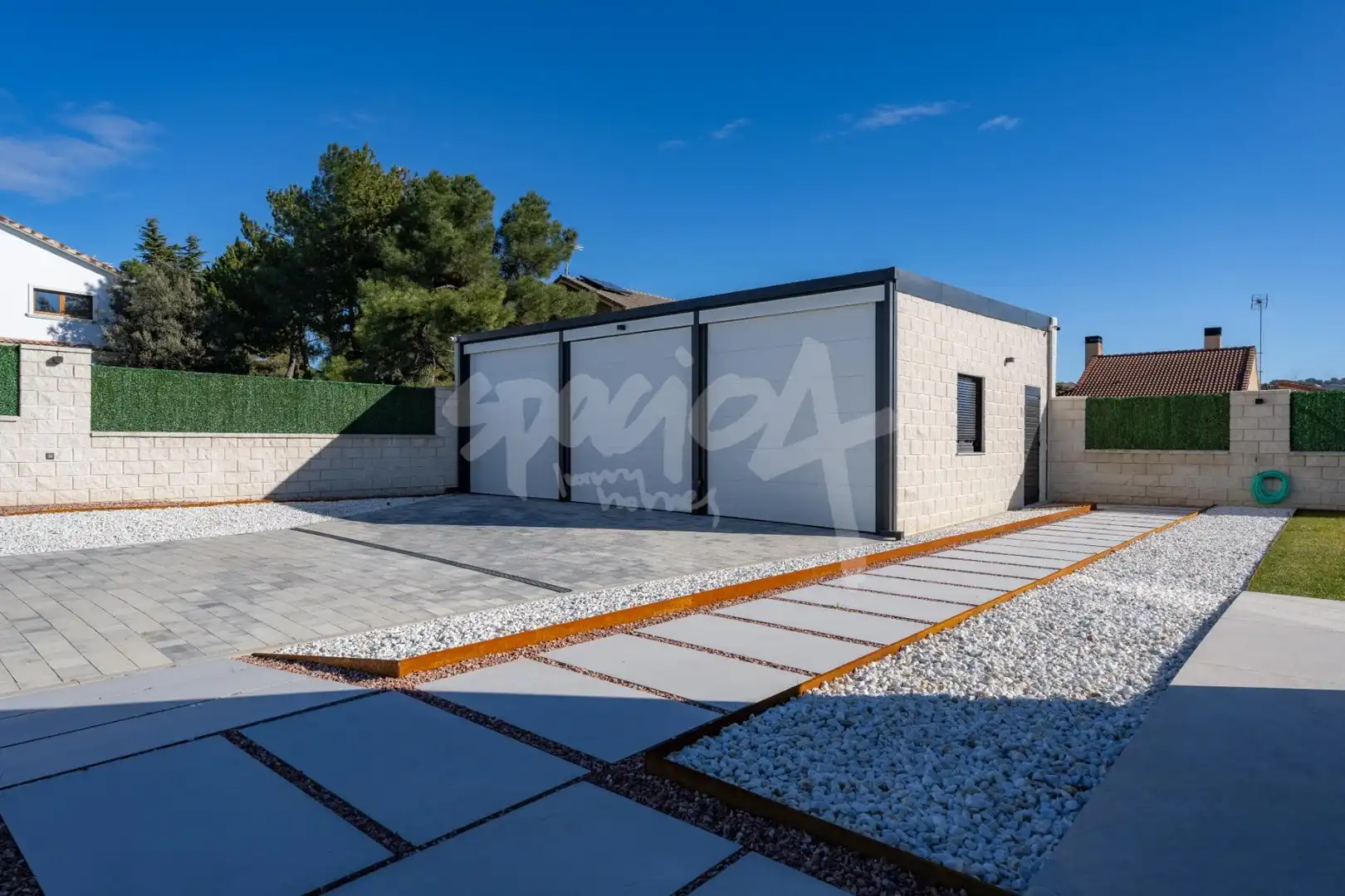 Vista exterior de Casa o xalet en venda en Colmenarejo amb Calefacció, Jardí privat i Terrassa