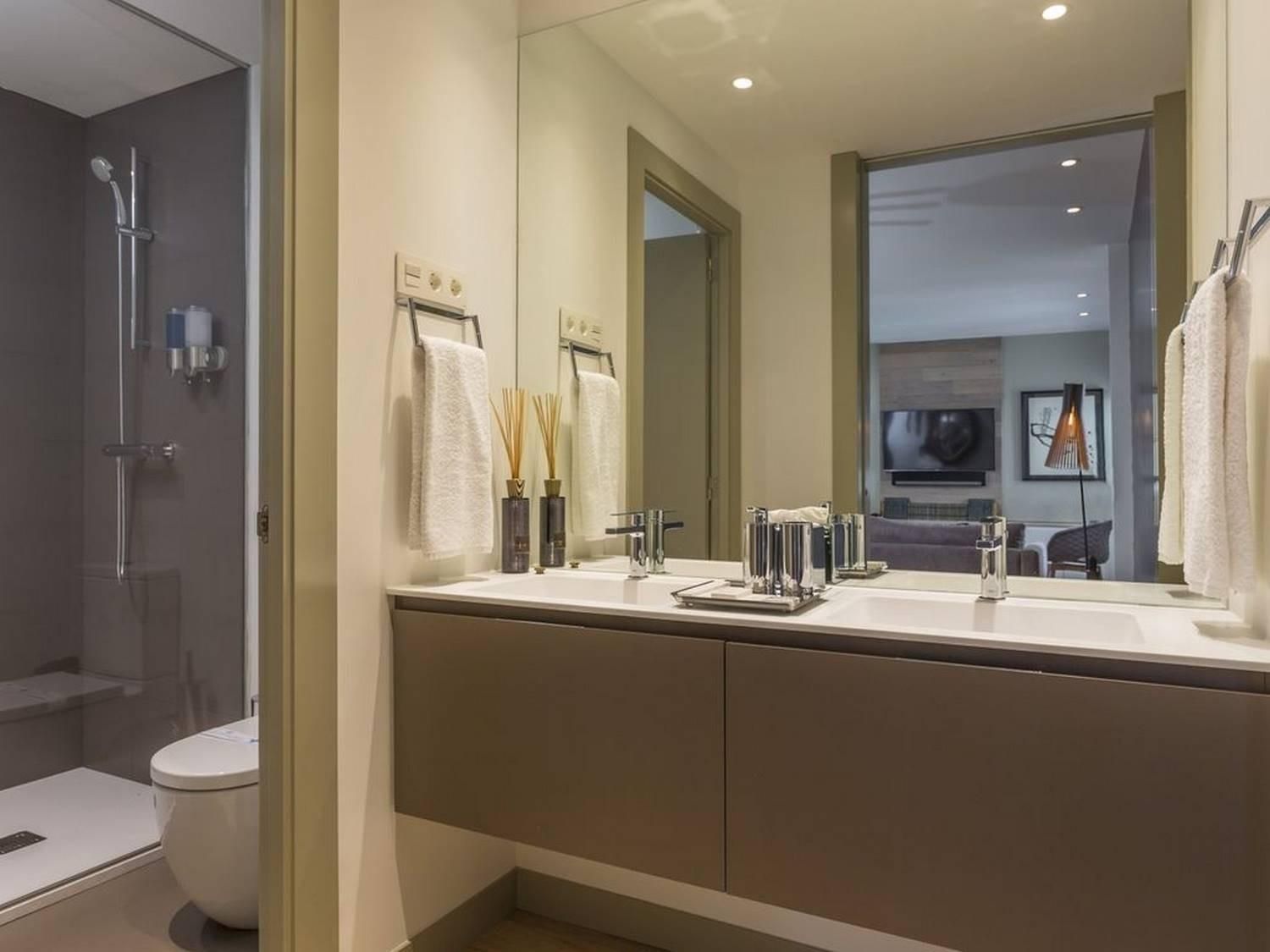 Bany de Apartament de lloguer en Parla amb Aire condicionat i Balcó