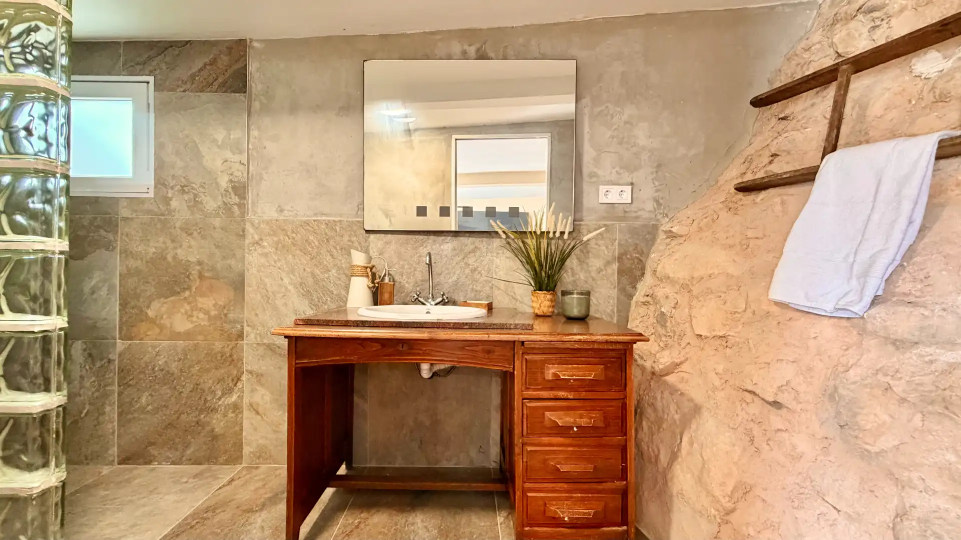 Badezimmer von Haus oder Chalet zum Verkauf in Tarragona mit Heizung, Privatgarten und Parkett