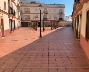 Vista exterior de Pis en venda en Cantillana amb Aire condicionat i Moblat