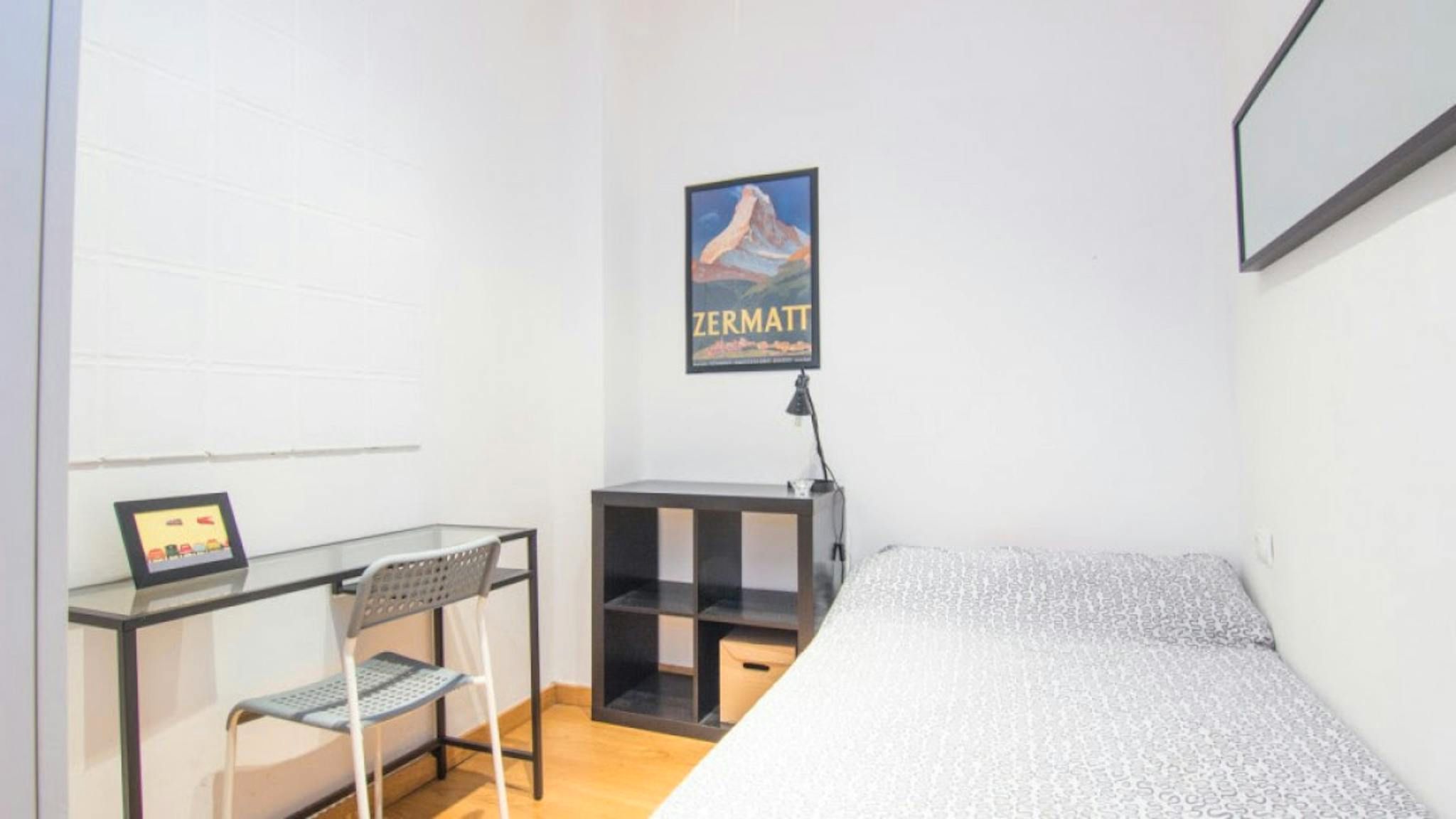 Flat to share in N/A, Gran Via