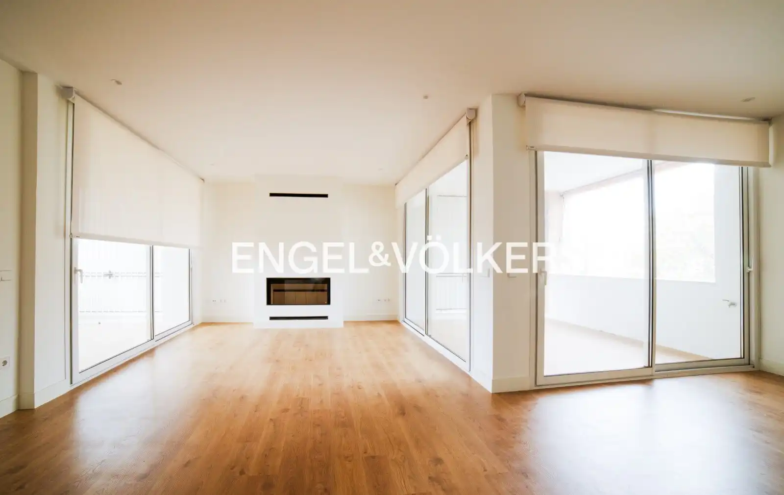 Sala de estar de Ático en venta en Mairena del Aljarafe con Aire acondicionado, Calefacción y Jardín privado
