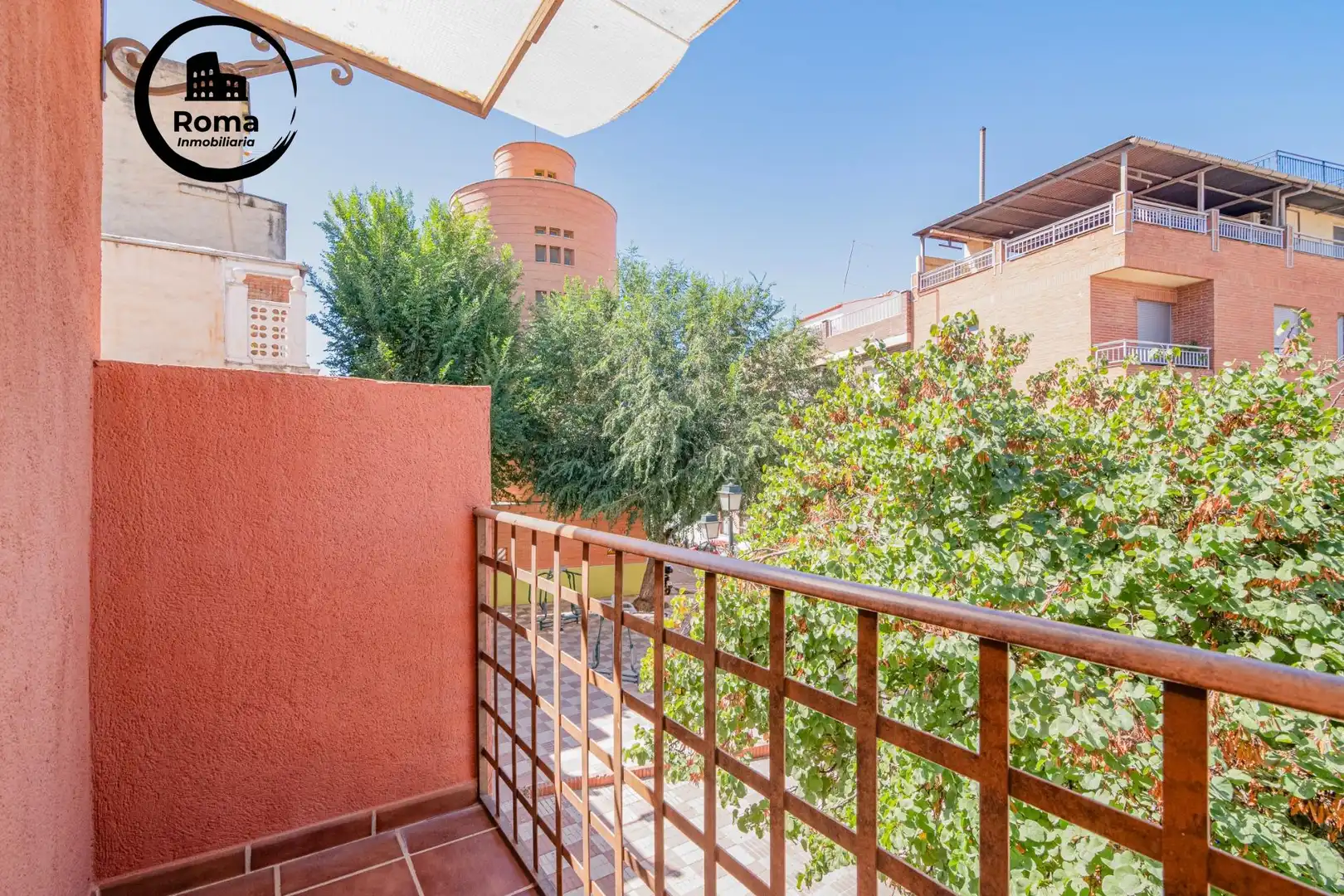 Terrassa de Casa adosada en venda en Granada amb Aire condicionat, Terrassa i Moblat