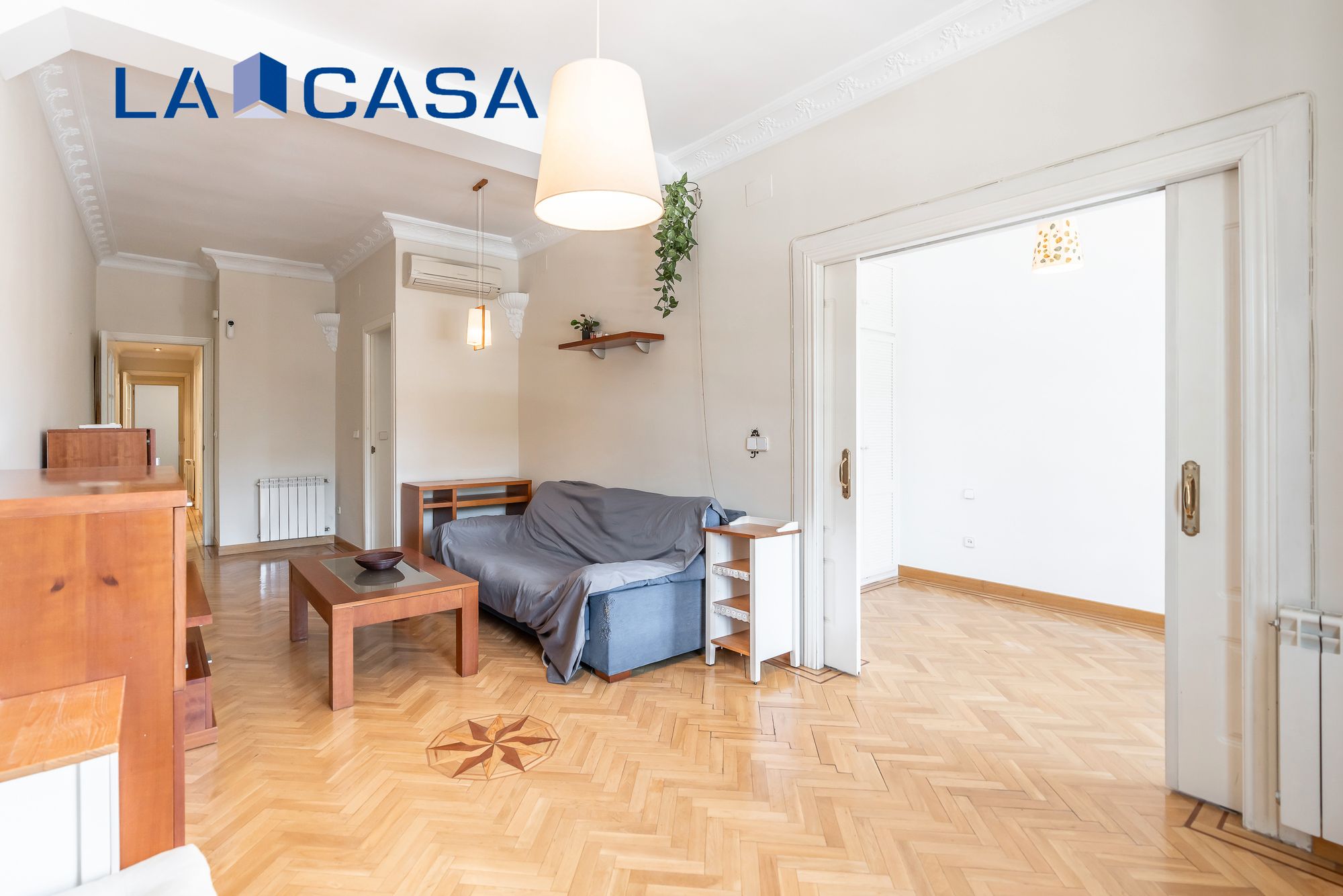 Living room of Flat for sale in  Madrid Capital  with Heating and Balcony