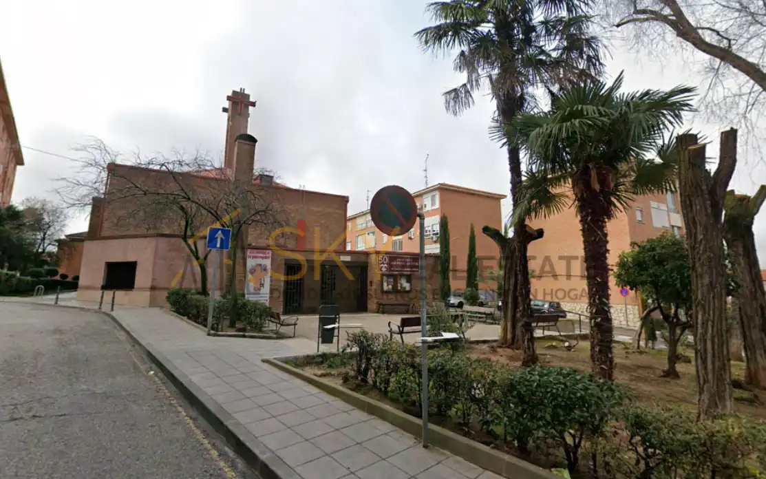 Vista exterior de Pis en venda en Guadalajara