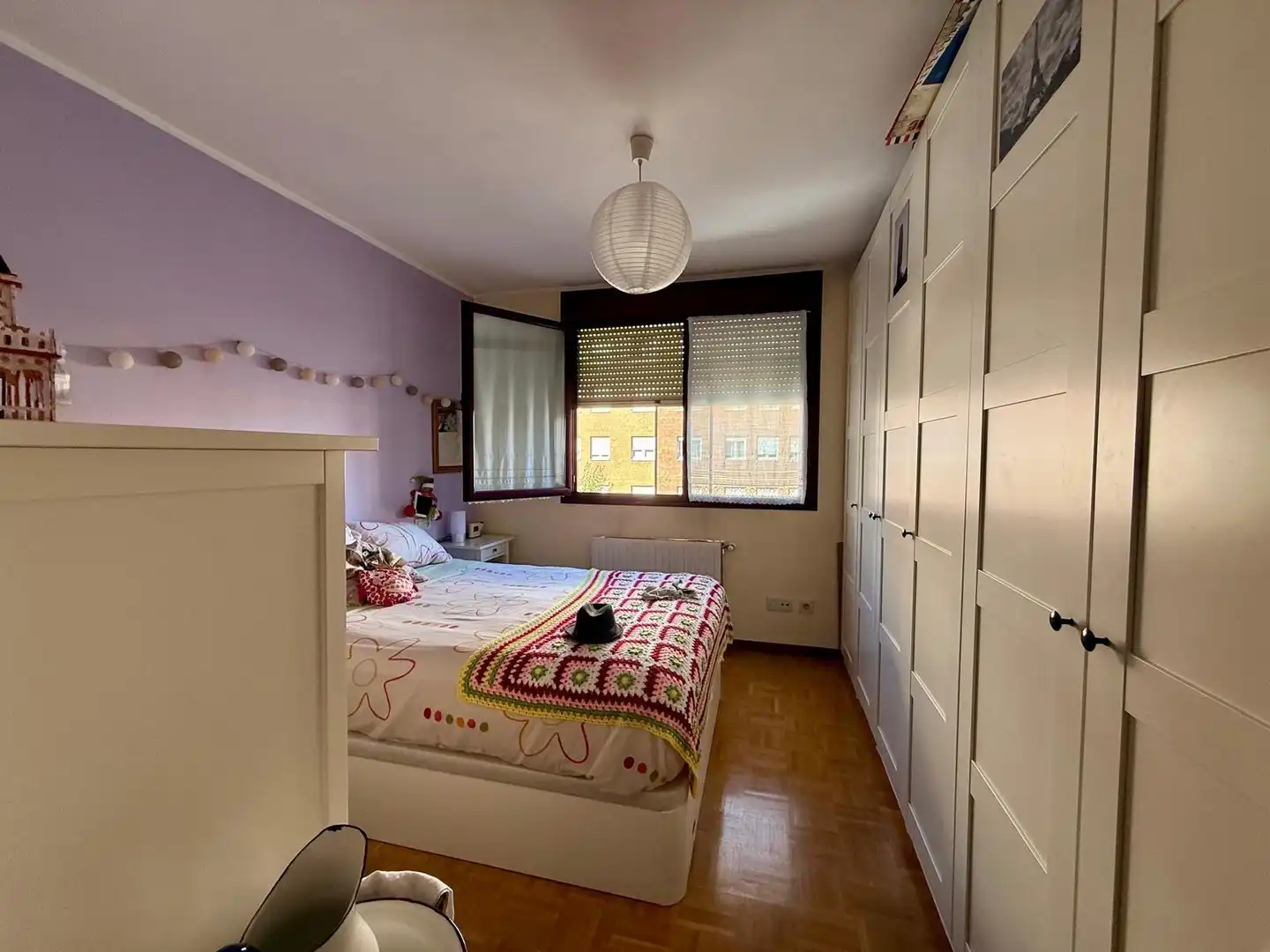 Habitación de Piso en venta en Oviedo  con Calefacción, Trastero y Amueblado