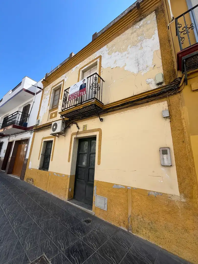 Vista exterior de Casa o xalet en venda en Coria del Río