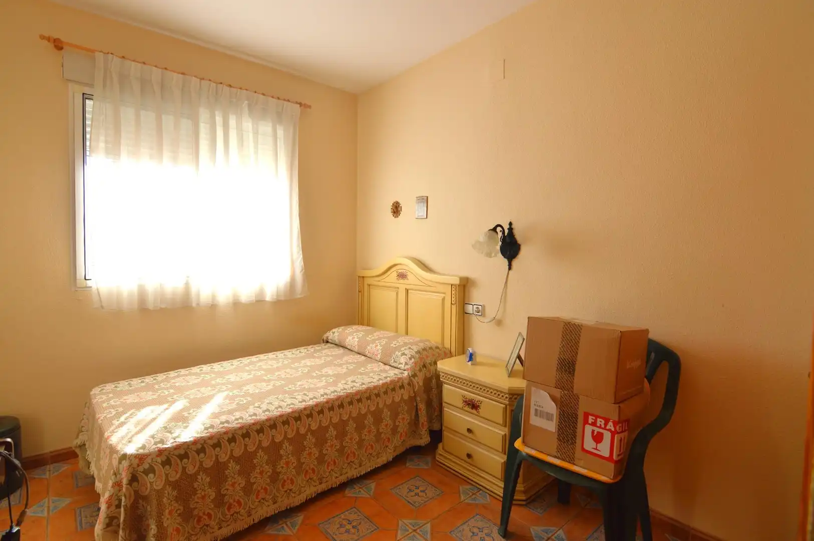 Habitación de Casa adosada en venta en Cullera con Jardín privado, Terraza y Amueblado
